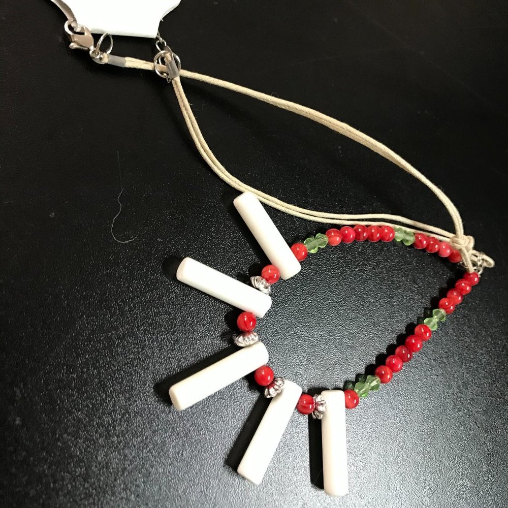 19 1/2" Red Agate and Ceramic Necklace
